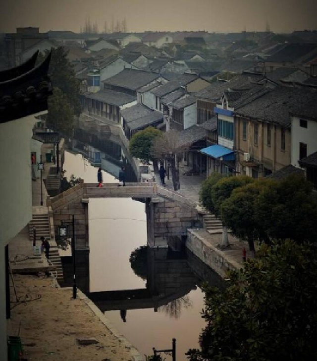 古镇晨景